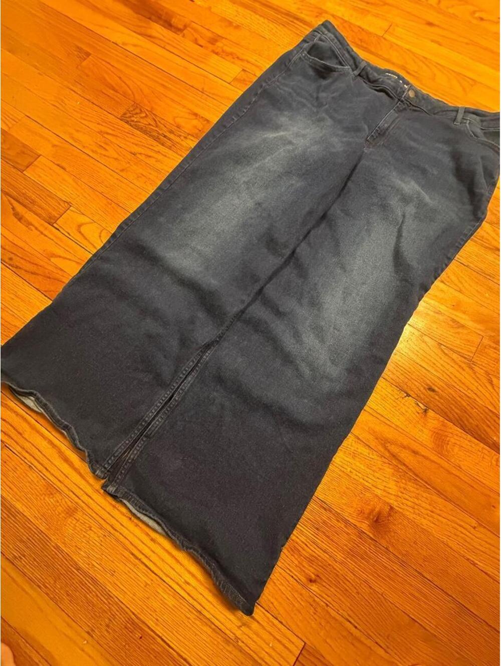 Old Navy Women's Navy and Blue Jeans